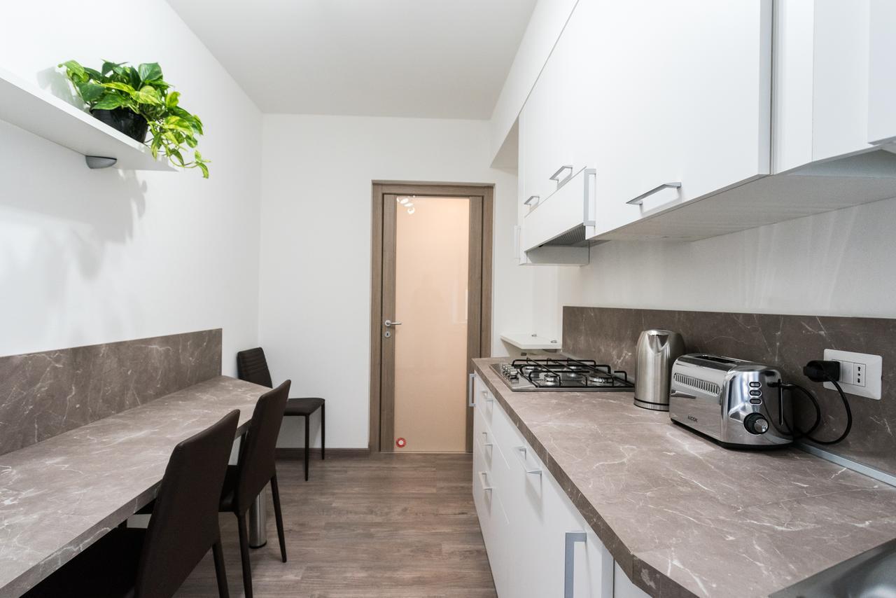 Central & Modern Apartment By Rent All Комо Екстер'єр фото