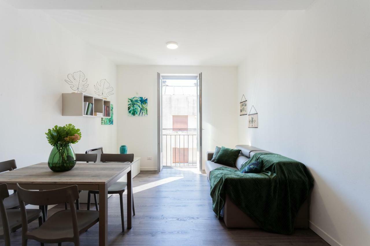 Central & Modern Apartment By Rent All Комо Екстер'єр фото