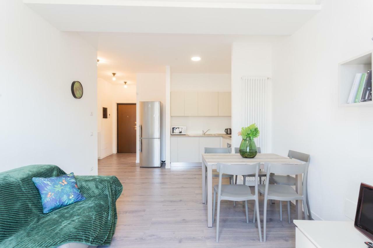 Central & Modern Apartment By Rent All Комо Екстер'єр фото