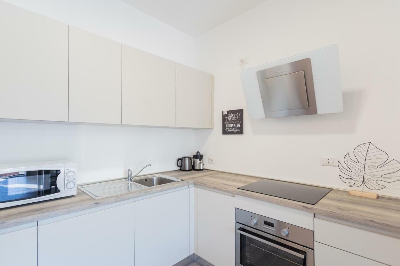 Central & Modern Apartment By Rent All Комо Екстер'єр фото