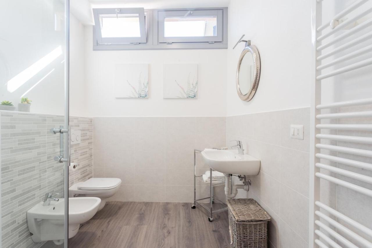 Central & Modern Apartment By Rent All Комо Екстер'єр фото